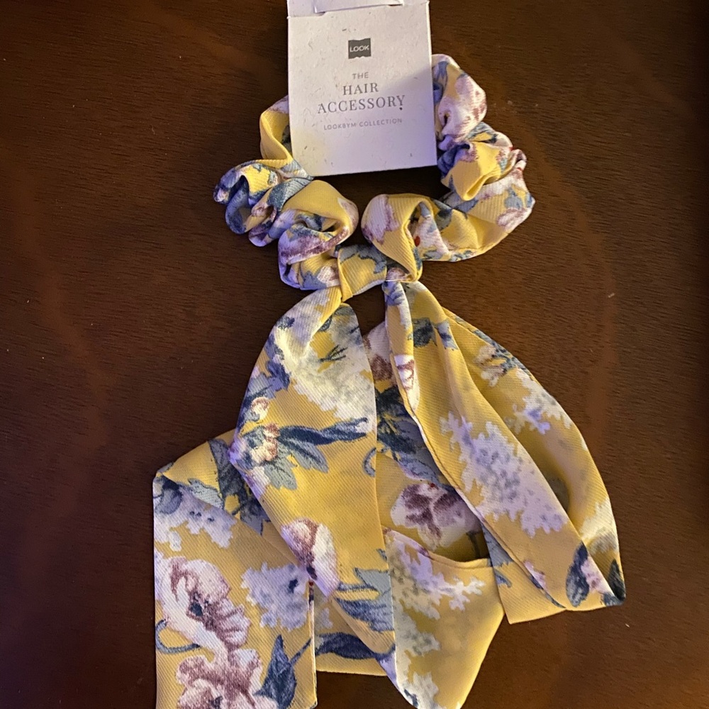 Look Hair Accessory-NWT